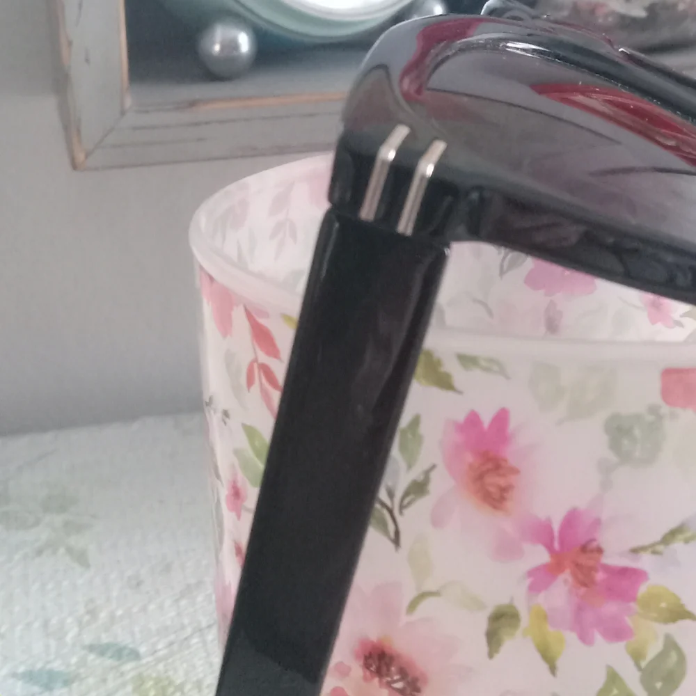 Black Cat Eye Sunglasses - Picture 4 of 5